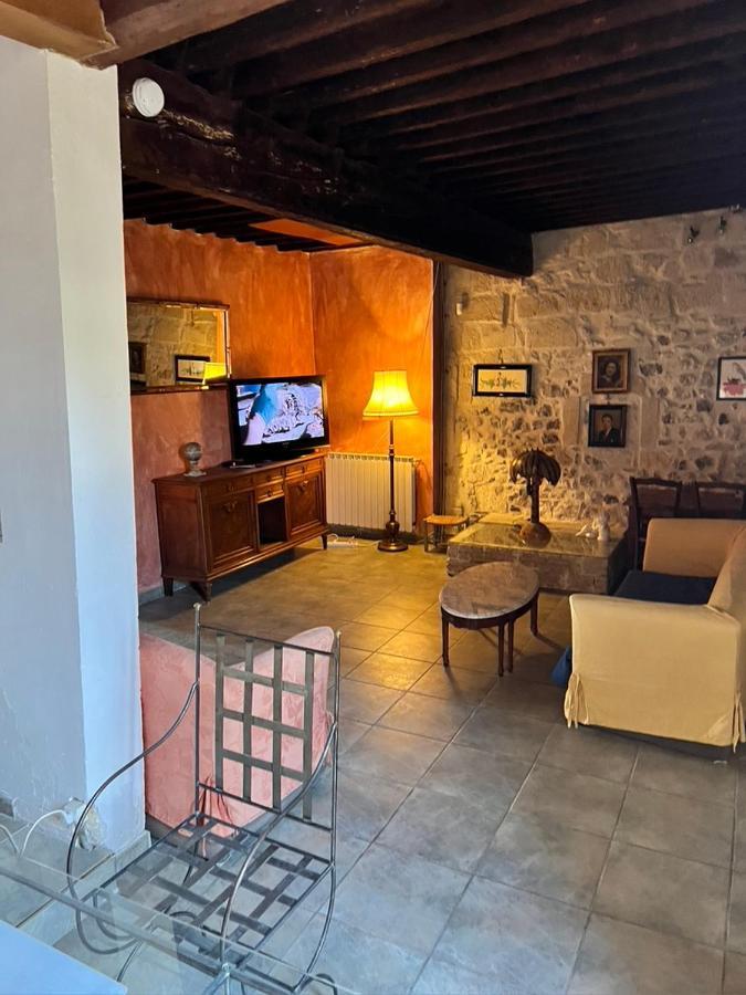 La Maison Sur La Place Эг-Морт Экстерьер фото