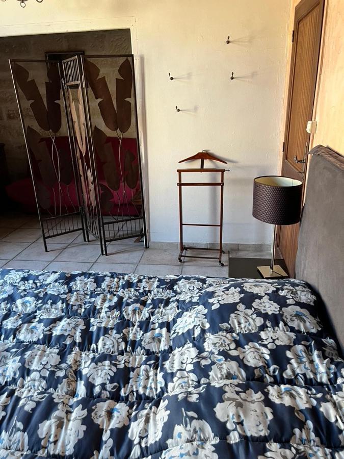 La Maison Sur La Place Эг-Морт Экстерьер фото